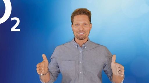 Avon Kettner hosts a hybrid event